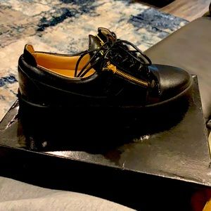 Giuseppe casual/formal shoe only worn twice